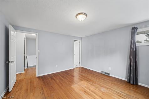 25090 Arlington Lane North Olmsted OH 44070