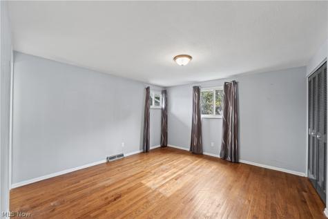 25090 Arlington Lane North Olmsted OH 44070