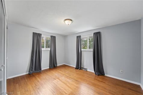 25090 Arlington Lane North Olmsted OH 44070