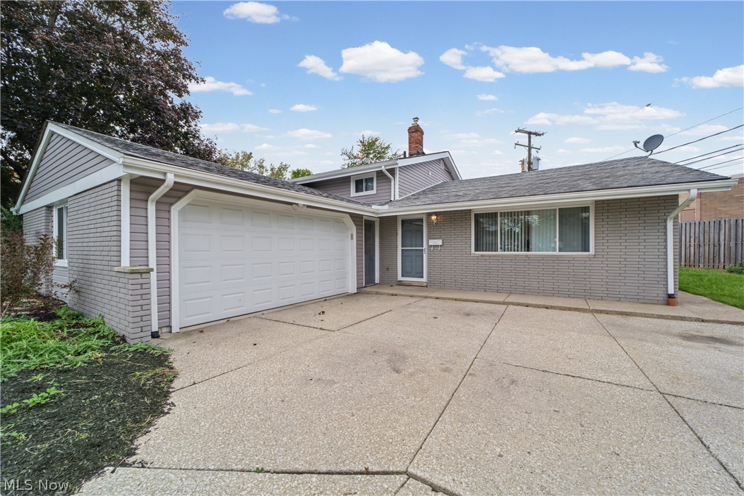 25090 Arlington Lane North Olmsted OH 44070