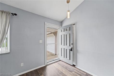 25090 Arlington Lane North Olmsted OH 44070