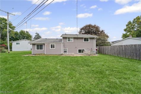 25090 Arlington Lane North Olmsted OH 44070