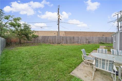 25090 Arlington Lane North Olmsted OH 44070