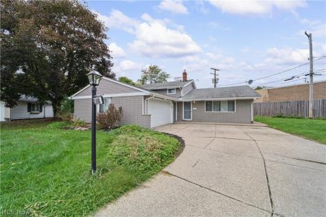 25090 Arlington Lane North Olmsted OH 44070