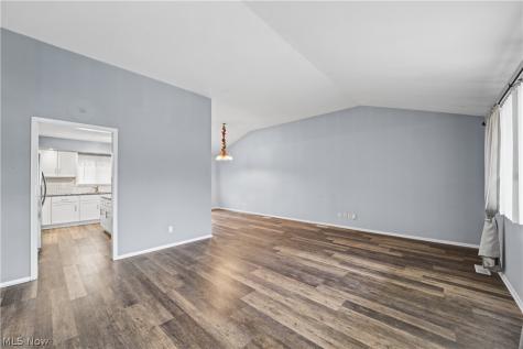 25090 Arlington Lane North Olmsted OH 44070