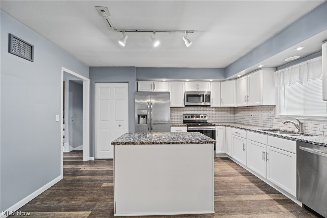 25090 Arlington Lane North Olmsted OH 44070