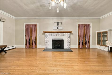 2009 Riverside Drive Lakewood OH 44107