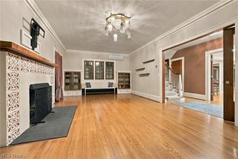2009 Riverside Drive Lakewood OH 44107
