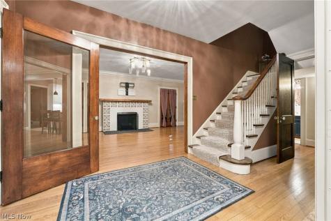 2009 Riverside Drive Lakewood OH 44107