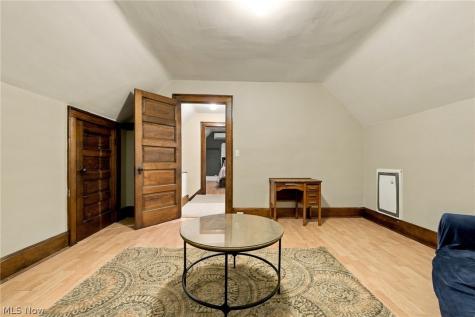 2009 Riverside Drive Lakewood OH 44107