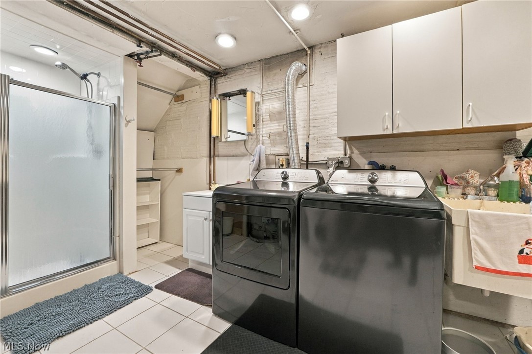 2009 Riverside Drive Lakewood OH 44107