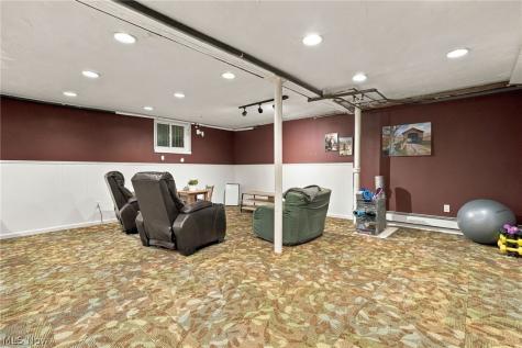2009 Riverside Drive Lakewood OH 44107
