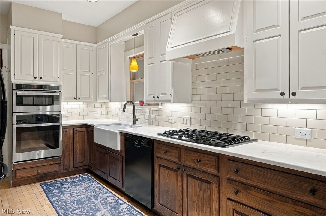 2009 Riverside Drive Lakewood OH 44107