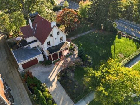 2009 Riverside Drive Lakewood OH 44107