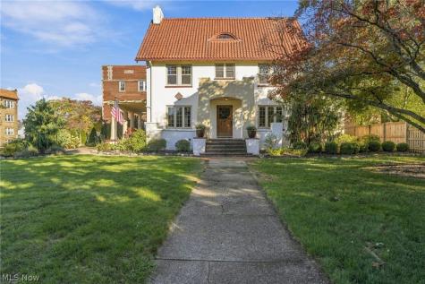 2009 Riverside Drive Lakewood OH 44107