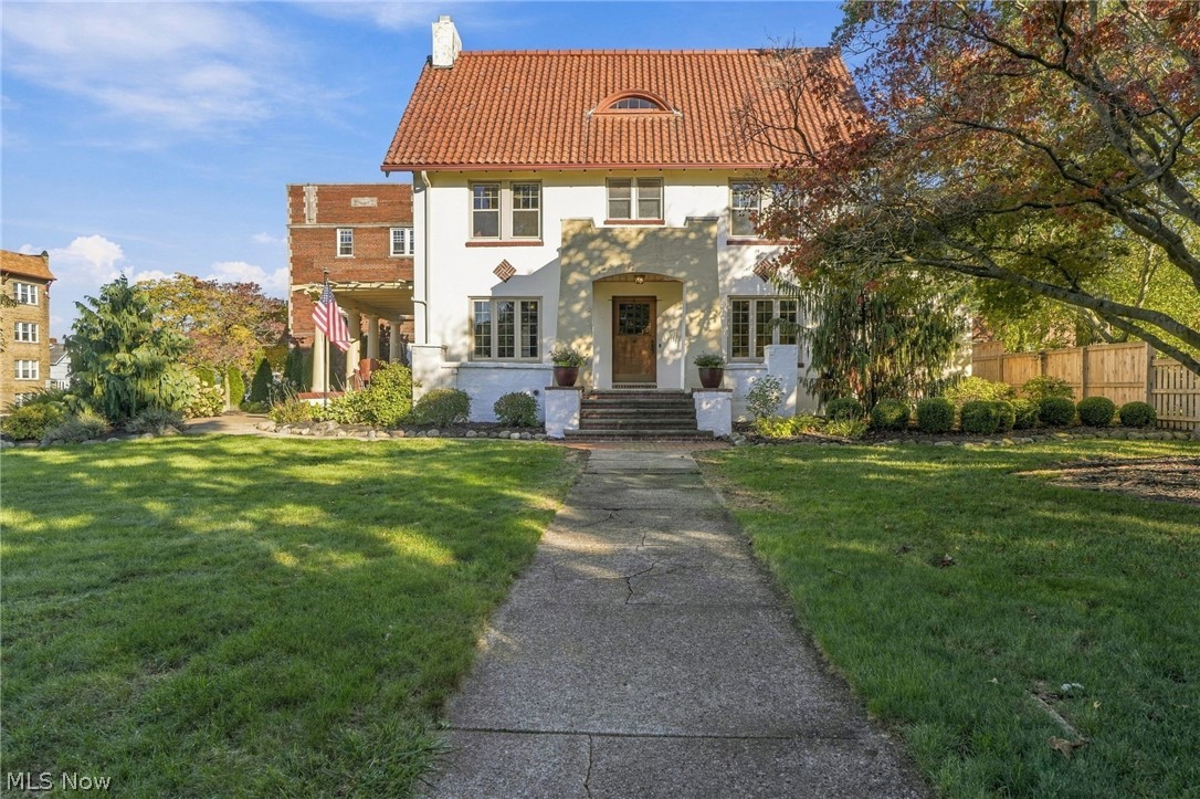 2009 Riverside Drive Lakewood OH 44107