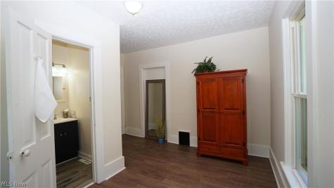 81 W Marion Street Doylestown OH 44230