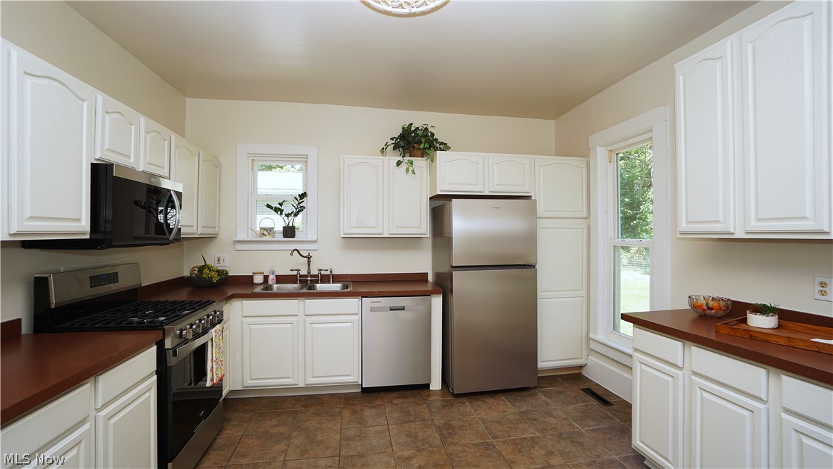 81 W Marion Street Doylestown OH 44230
