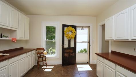 81 W Marion Street Doylestown OH 44230