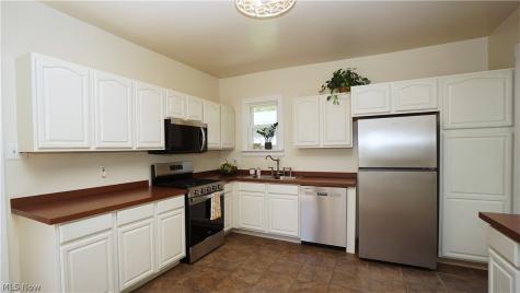 81 W Marion Street Doylestown OH 44230