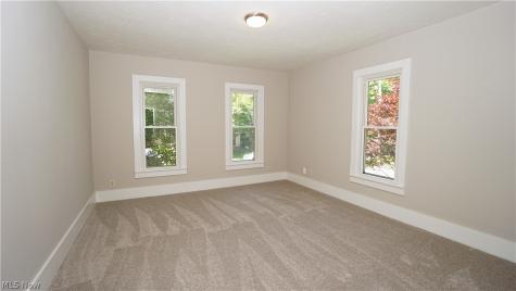 81 W Marion Street Doylestown OH 44230