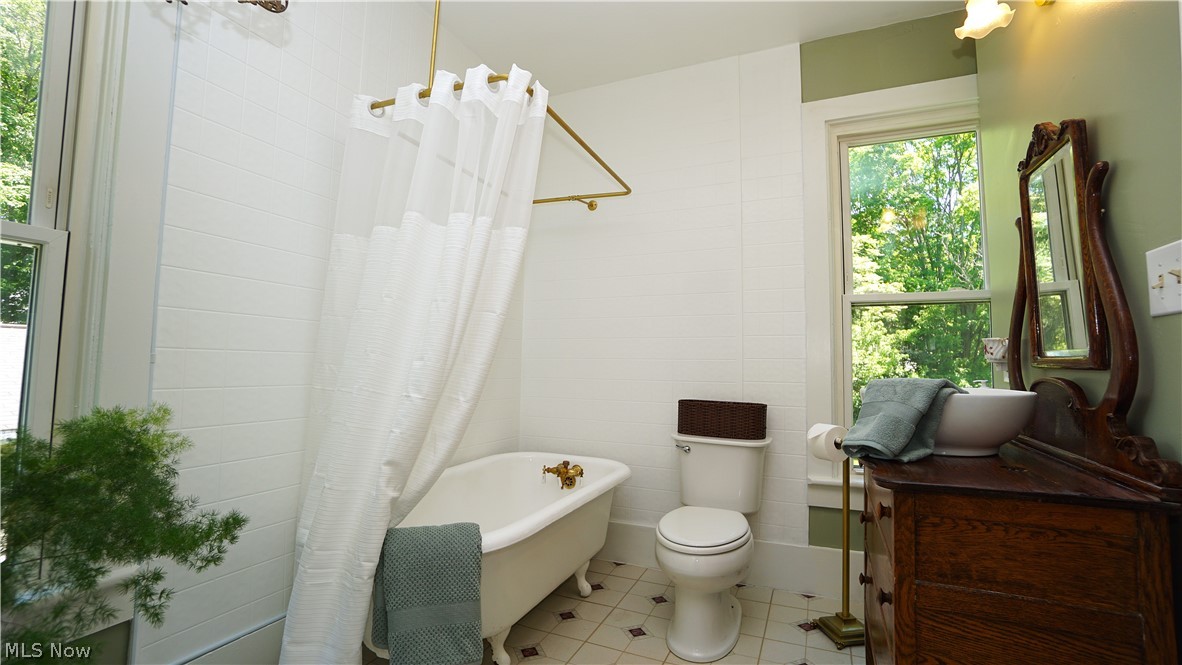81 W Marion Street Doylestown OH 44230