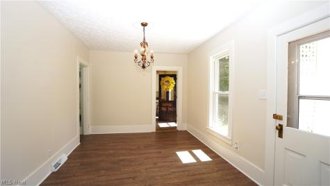 81 W Marion Street Doylestown OH 44230