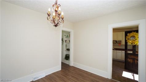 81 W Marion Street Doylestown OH 44230
