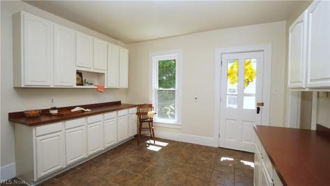 81 W Marion Street Doylestown OH 44230