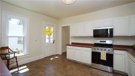 81 W Marion Street Doylestown OH 44230