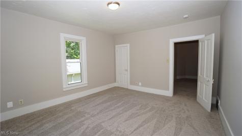 81 W Marion Street Doylestown OH 44230