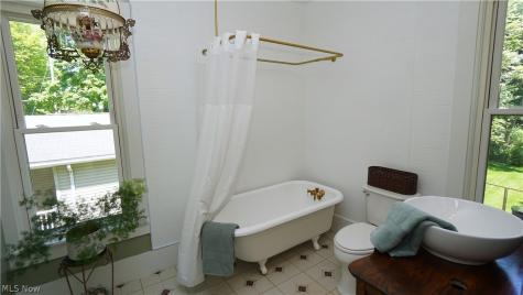 81 W Marion Street Doylestown OH 44230