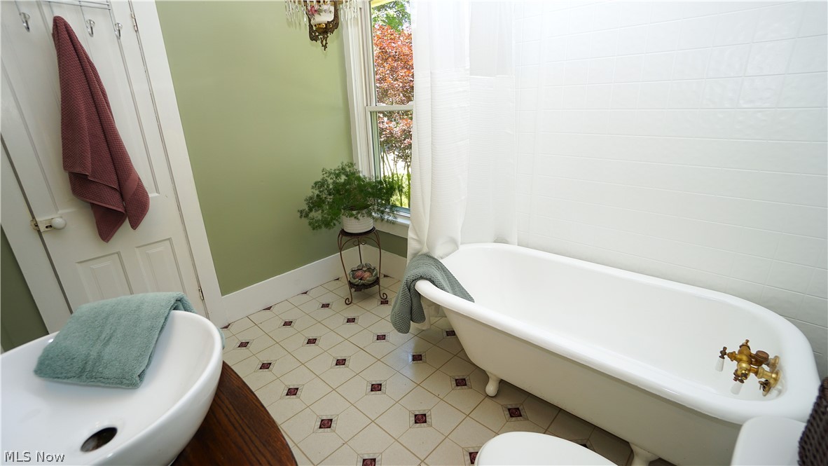 81 W Marion Street Doylestown OH 44230
