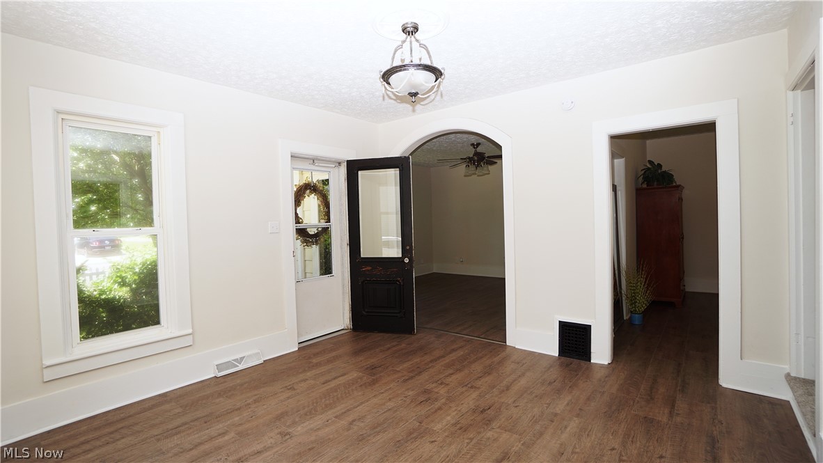 81 W Marion Street Doylestown OH 44230