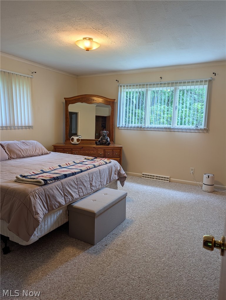 4392 2nd Street SE New Philadelphia OH 44663