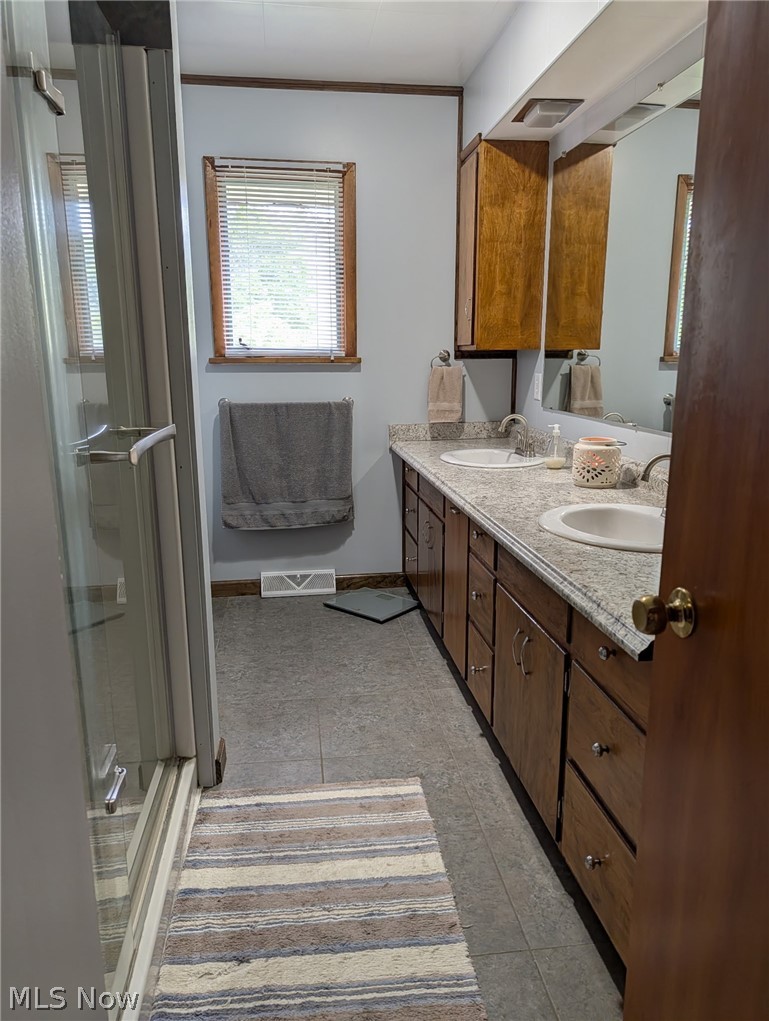 4392 2nd Street SE New Philadelphia OH 44663