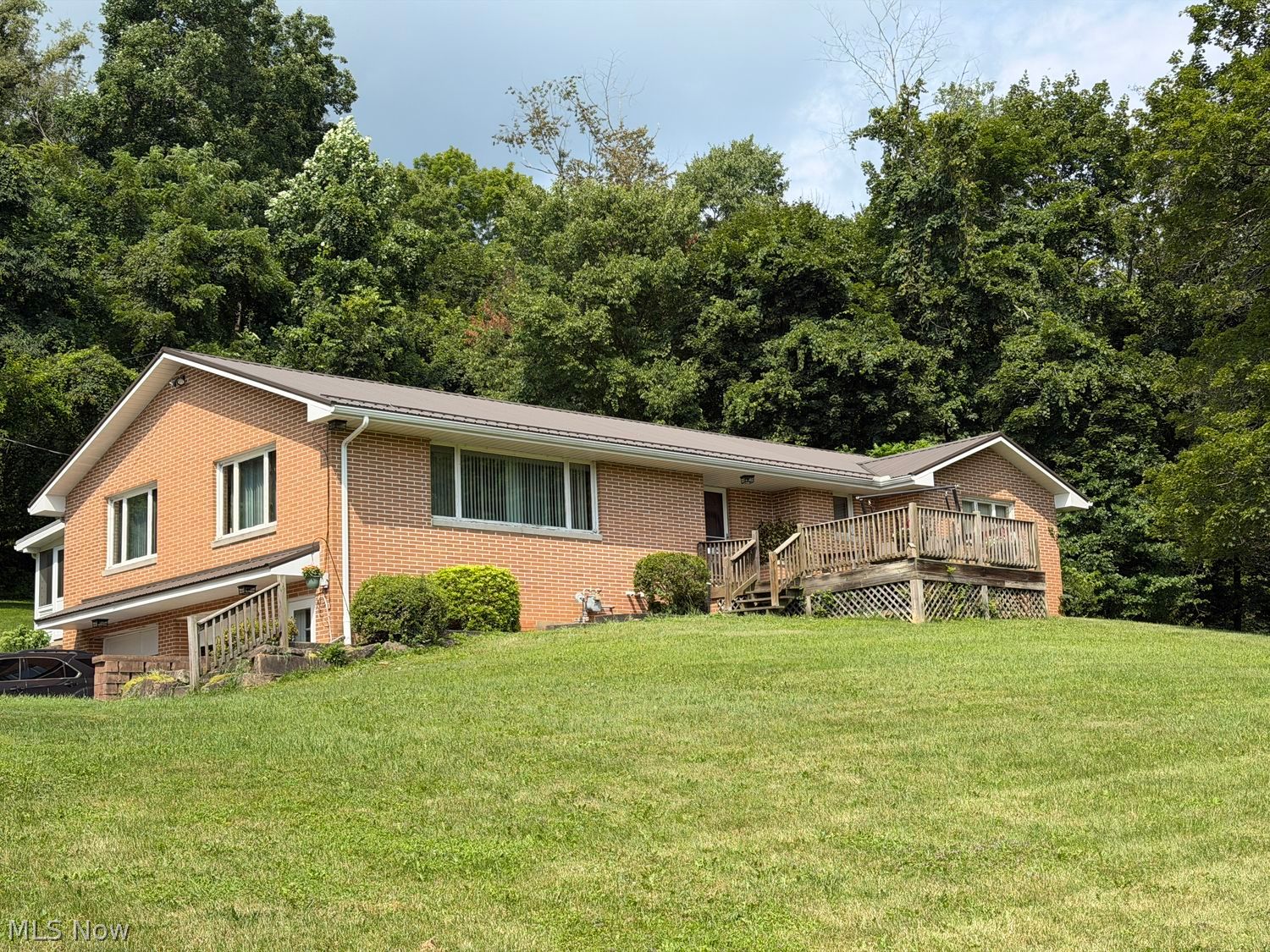 4392 2nd Street SE New Philadelphia OH 44663
