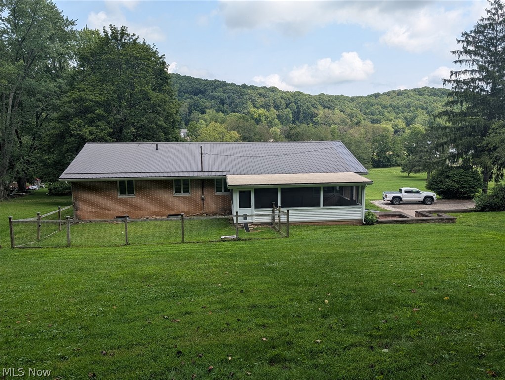 4392 2nd Street SE New Philadelphia OH 44663