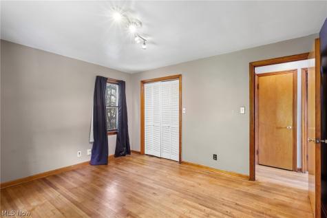 469 Richmond Road Richmond Heights OH 44143
