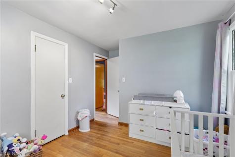 469 Richmond Road Richmond Heights OH 44143