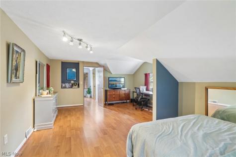 469 Richmond Road Richmond Heights OH 44143