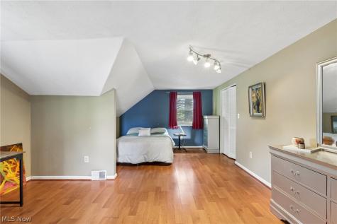 469 Richmond Road Richmond Heights OH 44143