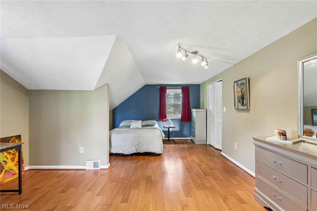 469 Richmond Road Richmond Heights OH 44143