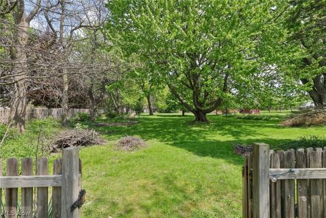 469 Richmond Road Richmond Heights OH 44143