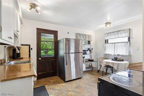 469 Richmond Road Richmond Heights OH 44143