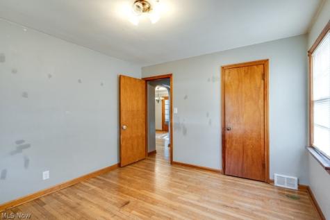 251 E 286th Street Willowick OH 44095