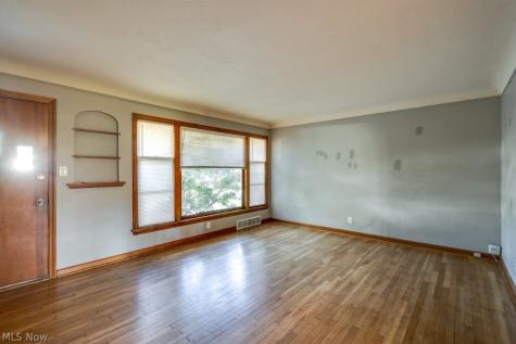 251 E 286th Street Willowick OH 44095