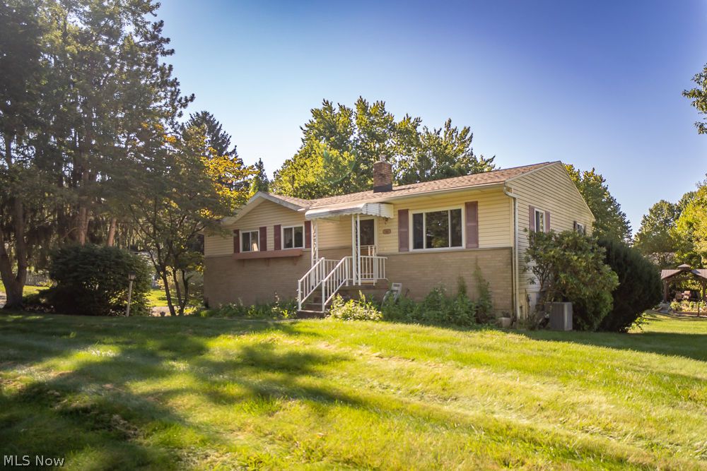 564 Neptune Drive Uniontown OH 44685