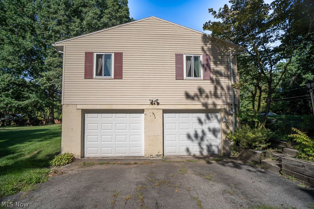 564 Neptune Drive Uniontown OH 44685