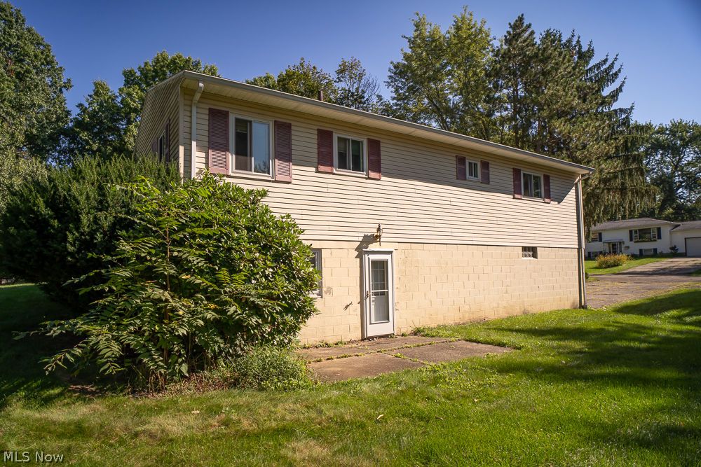 564 Neptune Drive Uniontown OH 44685